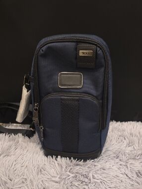 NWT Tumi Fife Slim Sling Pack Navy Blue